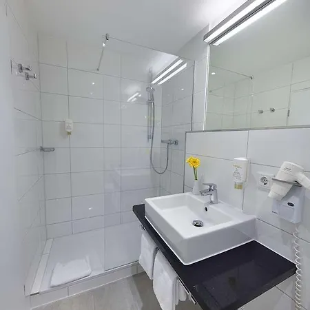 Ghotel Hotel&living München-city 3*