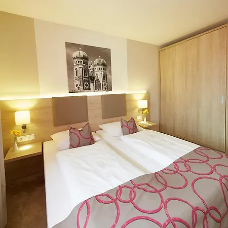 Hotel Ghotel Hotel&living München-city 3*